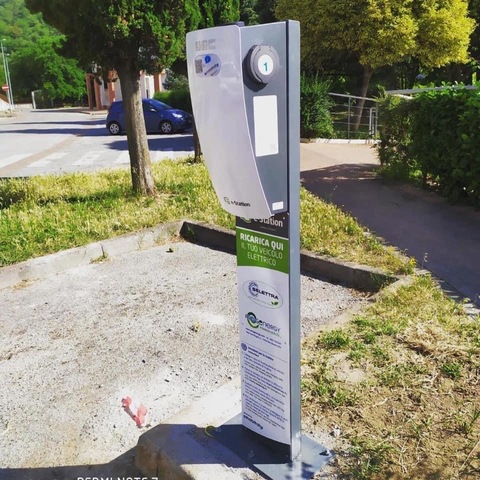 E-Station per la ricarica di veicoli elettrici