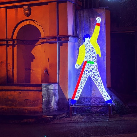Freddie Mercury “si esibisce” a Capezzano