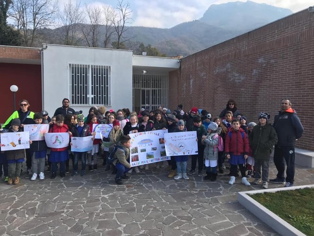 Gli alunni della scuola “A.Genovese” in visita al Centro Operativo Comunale di Protezione Civile